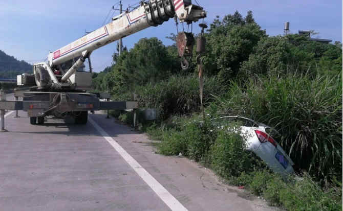 上林重载吊车救援 上林重载吊车救援